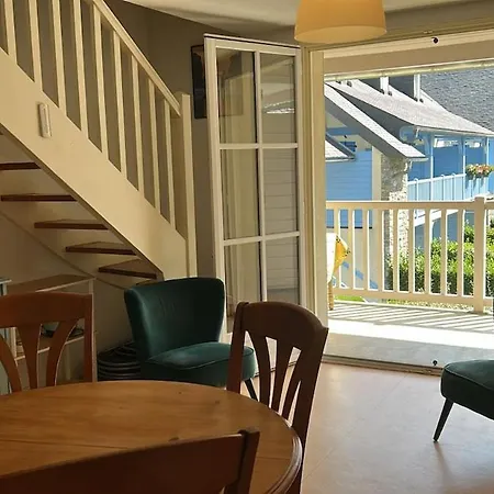 Au Pied De La Montagne *