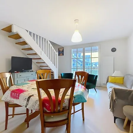 Au Pied De La Montagne * Guchen